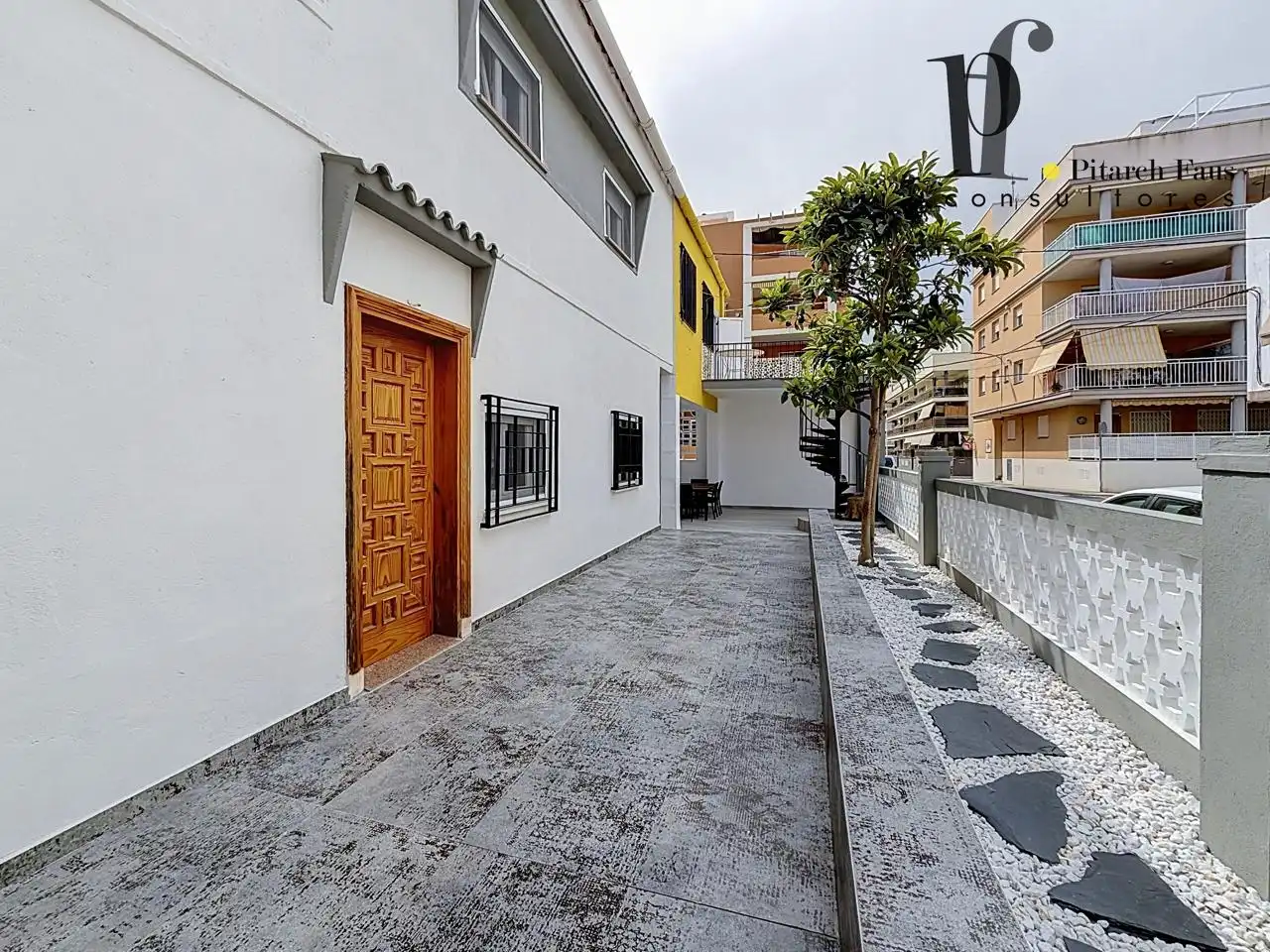 Vista exterior de Casa o xalet en venda en Moncofa amb Jardí privat, Terrassa i Traster