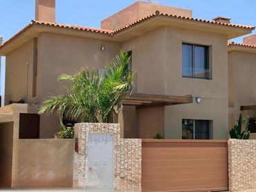 Casa aparellada amb piscina en venda a Golf del Sur - Amarilla Golf