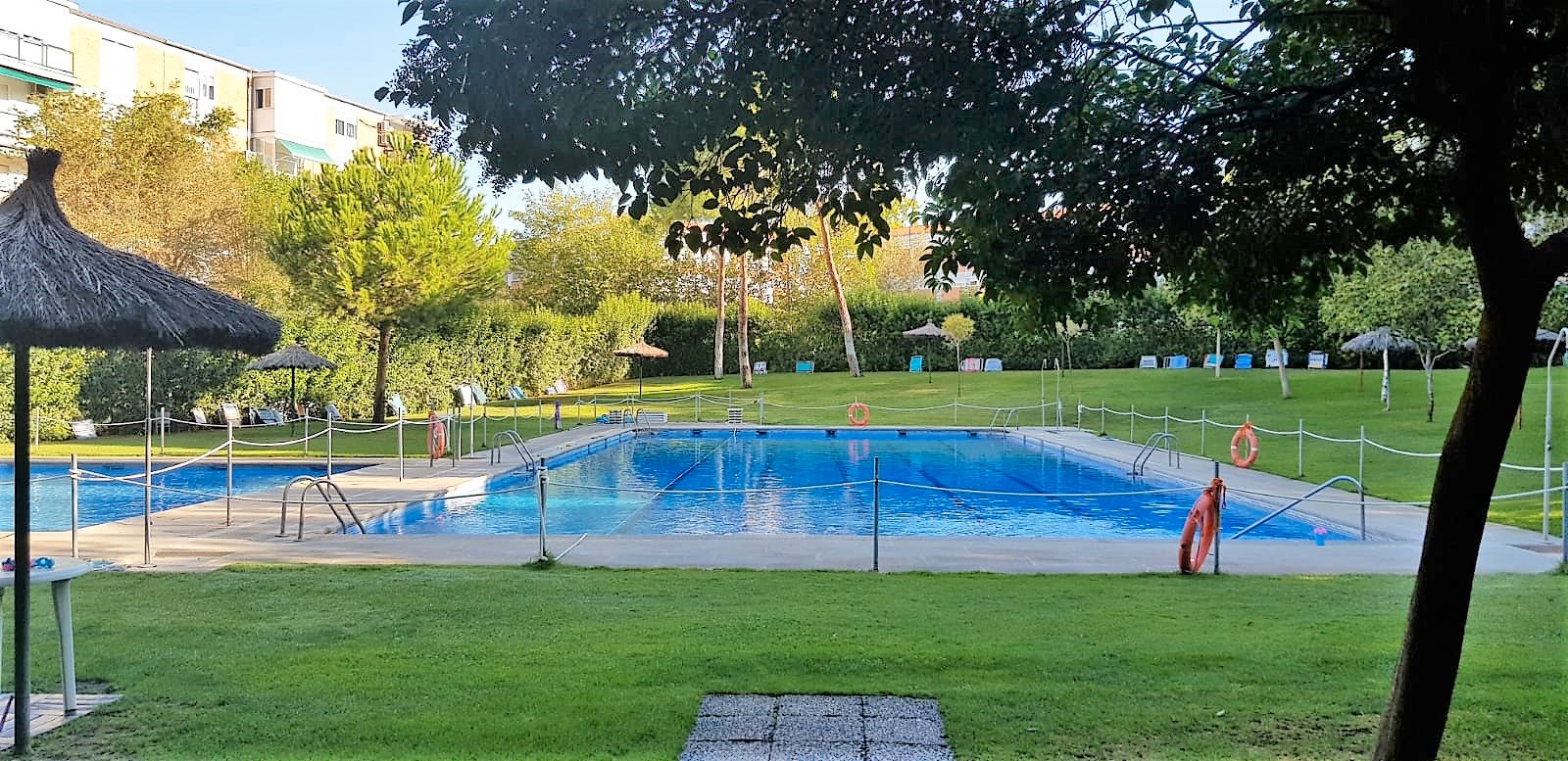 Piscina de Piso de alquiler en  Madrid Capital con Aire acondicionado, Calefacción y Horno
