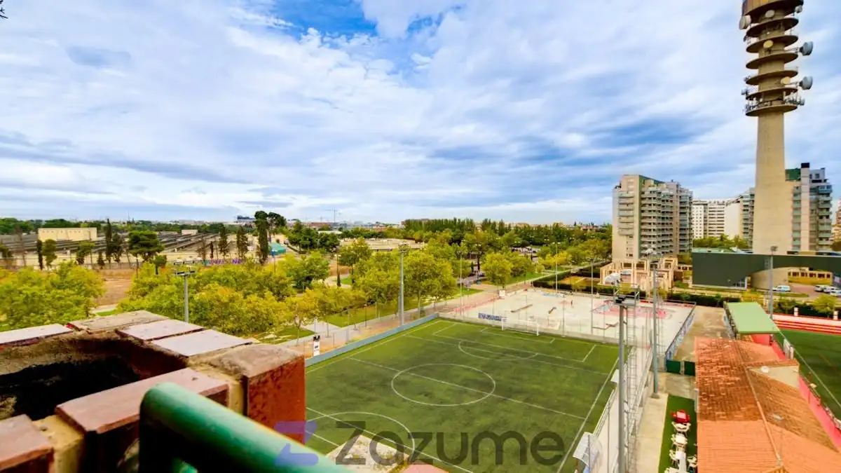 Dormitori de Pis de lloguer en Zaragoza amb Aire condicionat, Calefacció i Jardí privat