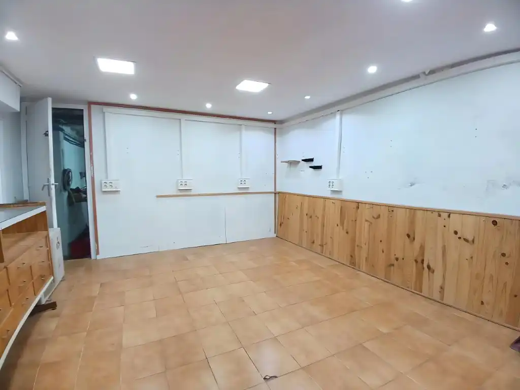 Business premises for sale in Avenida Barcelona, imagen 4