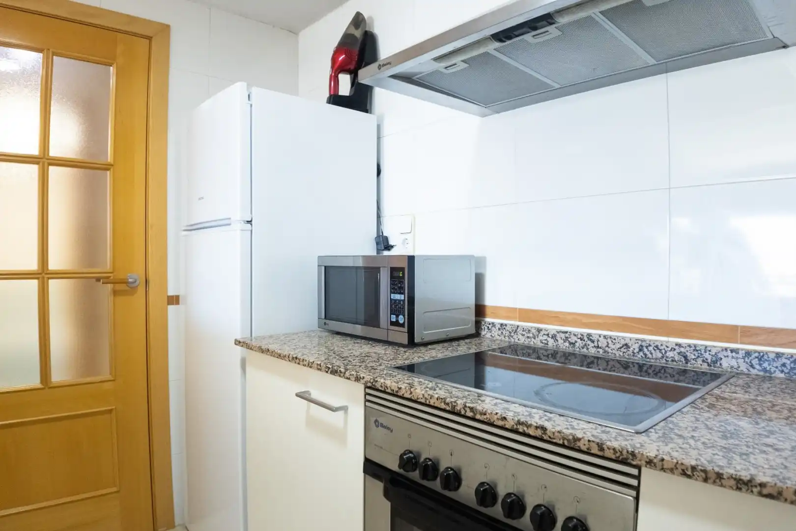 Küche von Wohnung zum Verkauf in Villajoyosa / La Vila Joiosa mit Klimaanlage, Heizung und Privatgarten