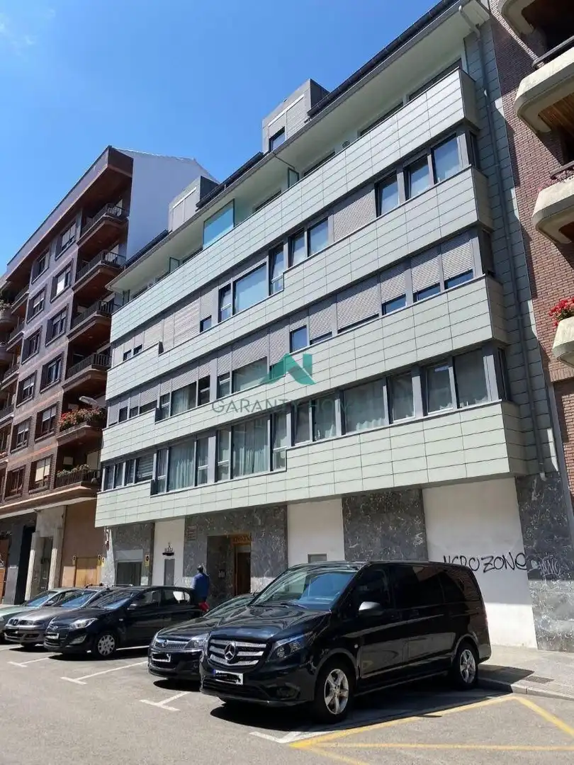 Außenansicht von Geschaftsraum zur Miete in Torrelavega 