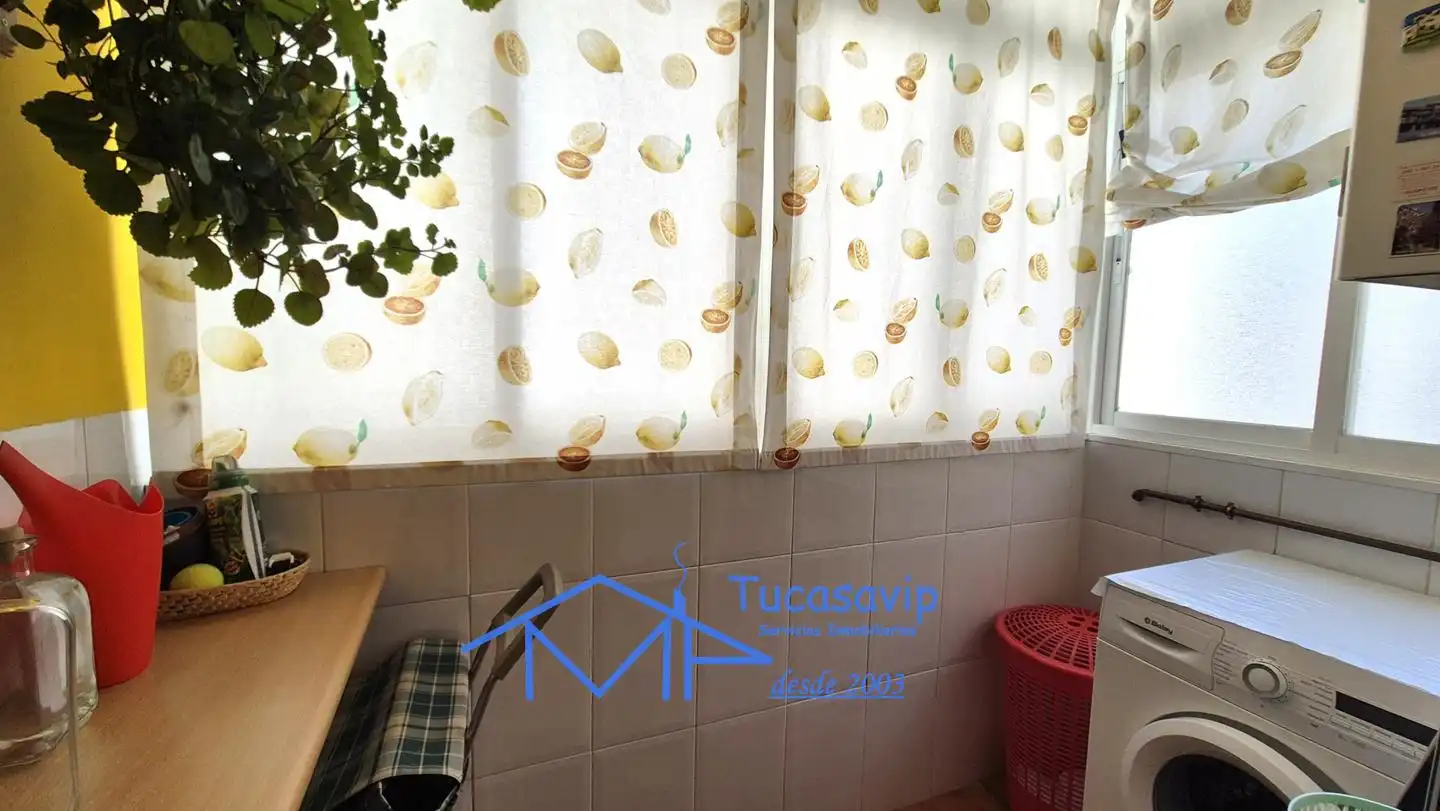 Cocina de Piso en venta en Pelayos de la Presa con Terraza y Piscina