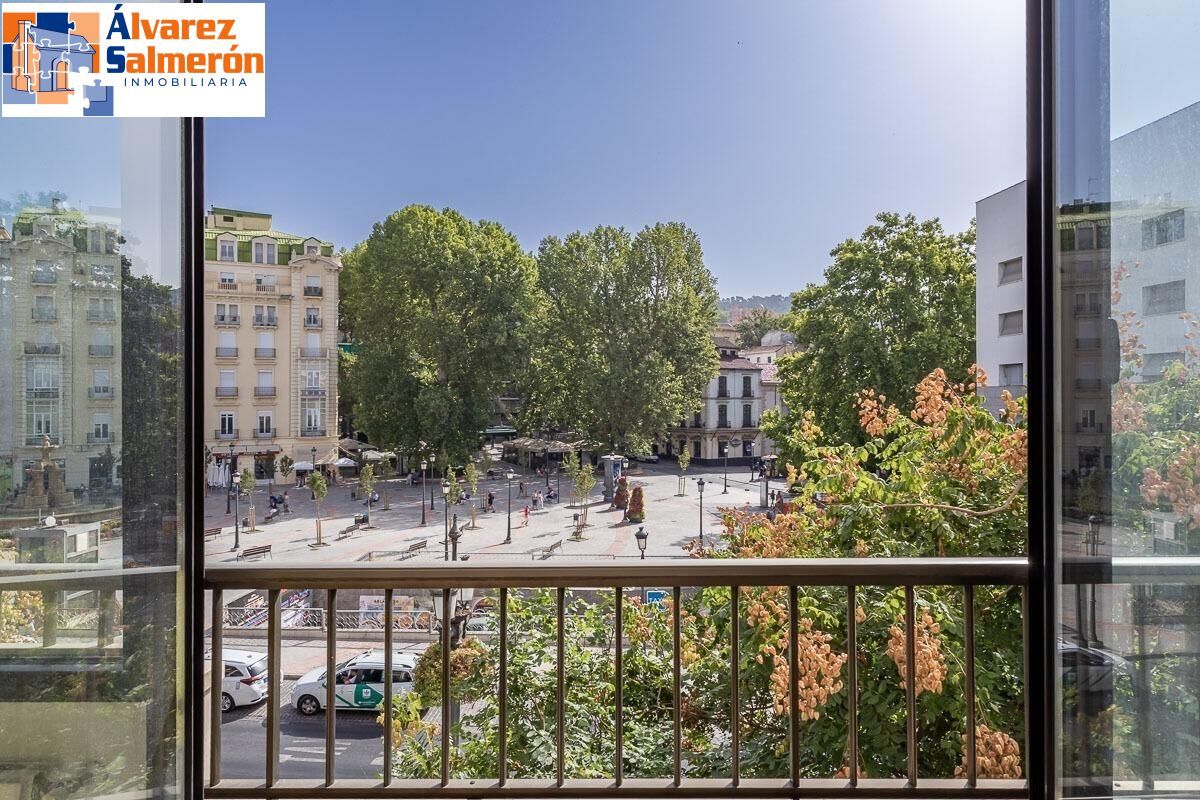 Exterior view of Flat for sale in  Granada Capital  with Air Conditioner and Heating