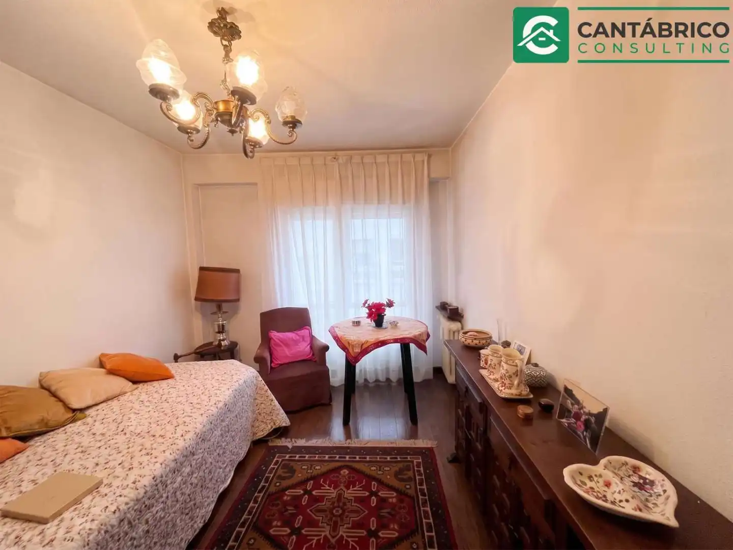 Bedroom of Flat for sale in Gijón   with Heating, Parquet flooring and Furnished