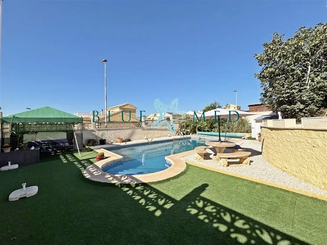 Villa con piscina in vendita a Calle Calle Salvias, imagen 2