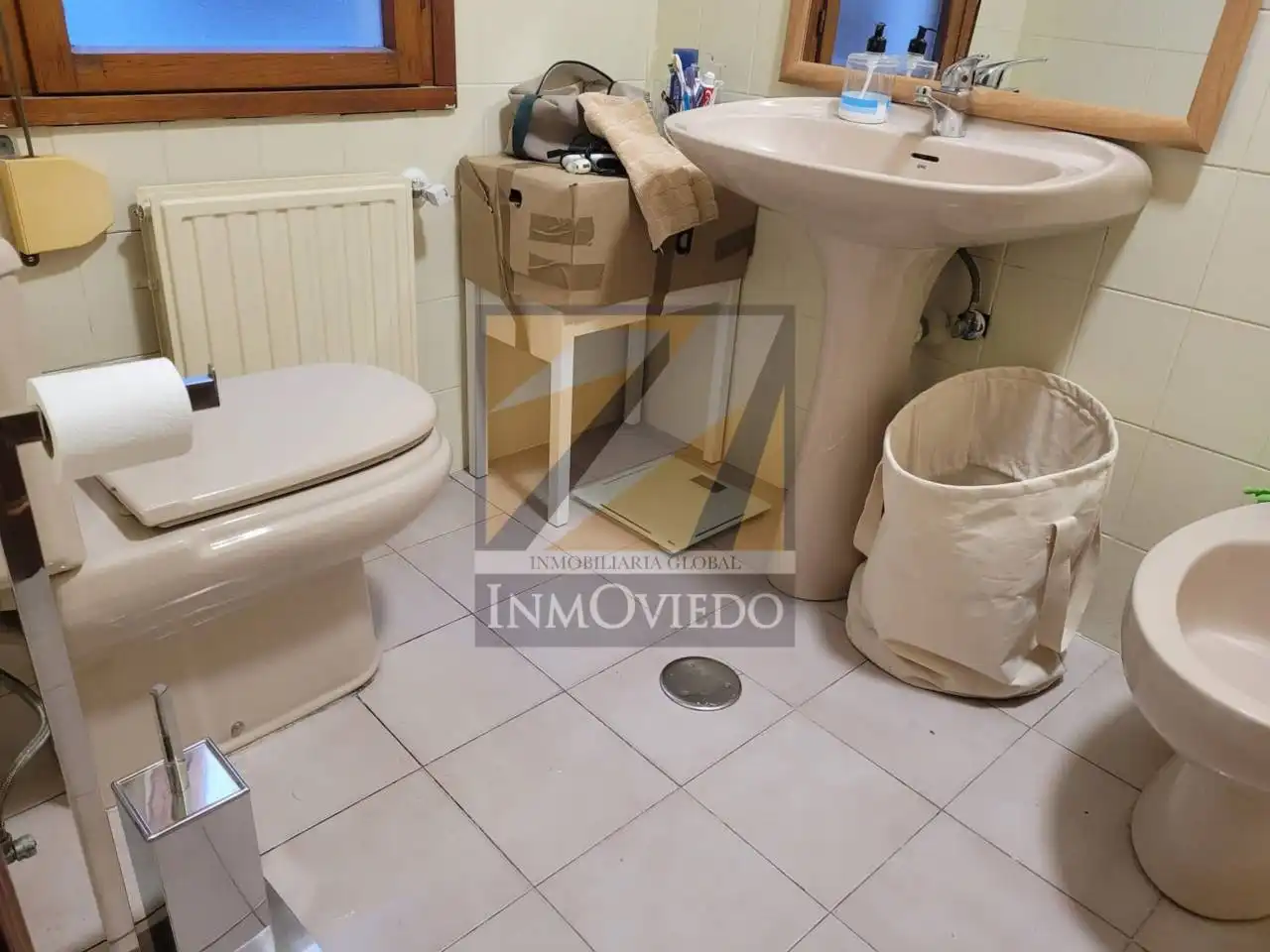 Badezimmer von Wohnung zur Miete in Oviedo  mit Heizung