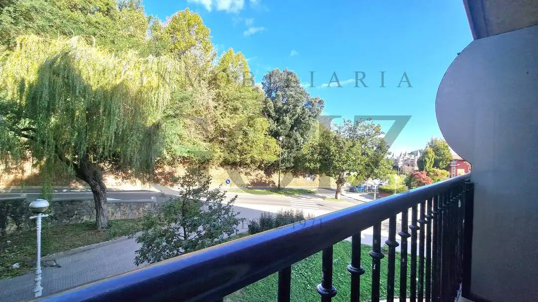 Vista exterior de Piso en venta en Donostia - San Sebastián  con Calefacción y Balcón