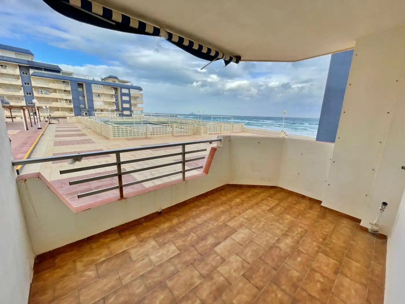 Balcony of Flat for rent in La Manga del Mar Menor  with Air Conditioner, Terrace and Community pool