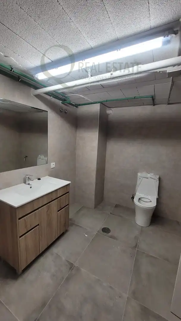 Badezimmer von Geschaftsraum zur Miete in El Campello