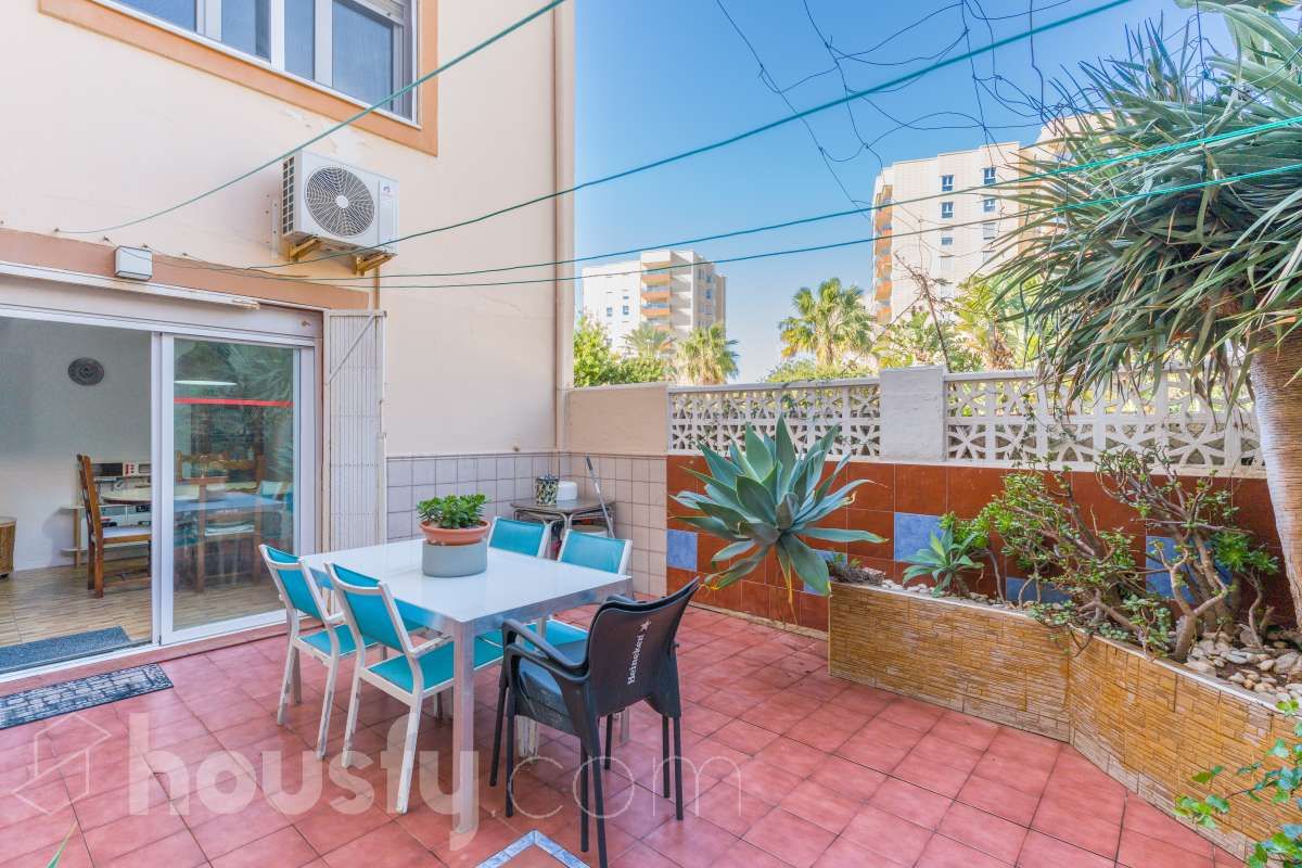 Terrassa de Casa o xalet en venda en  Almería Capital amb Jardí privat i Terrassa