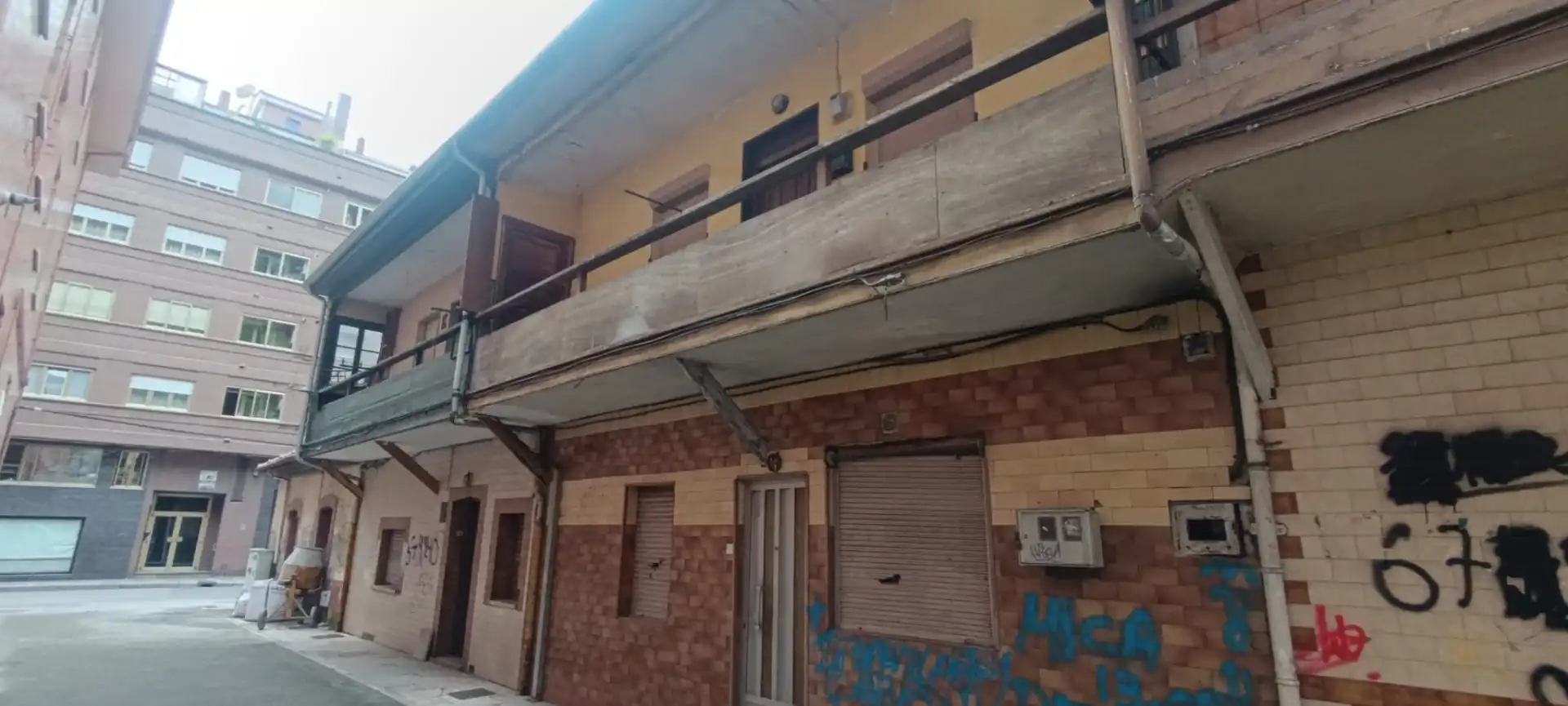 Vista exterior de Casa adosada en venda en Mieres (Asturias)