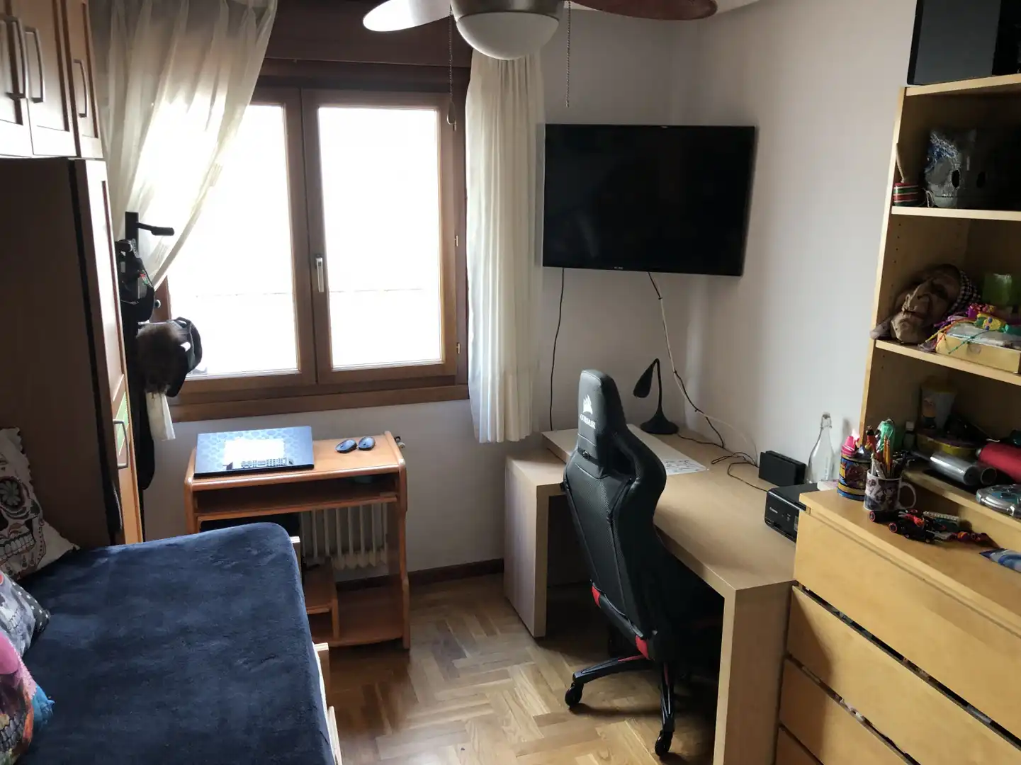 Bedroom of Flat for rent in Oviedo   with Heating, Parquet flooring and Storage room