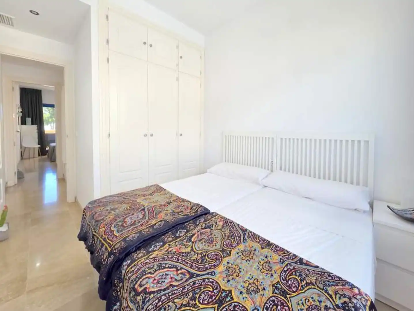 Dormitori de Apartament en venda en Manilva amb Aire condicionat, Terrassa i Moblat