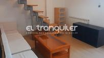 Sala d'estar de Àtic de lloguer en  Madrid Capital amb Aire condicionat, Parquet i Terrassa