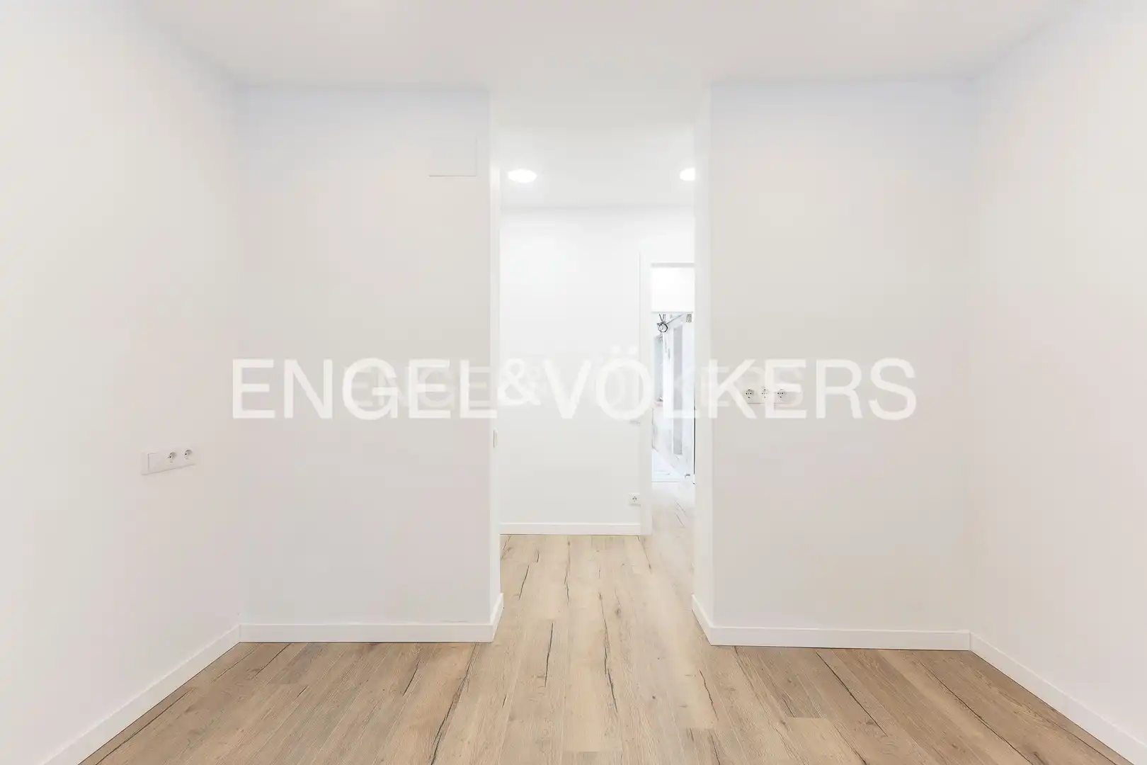 Flat for sale in Barcelona  with Air Conditioner, Heating and Parquet flooring