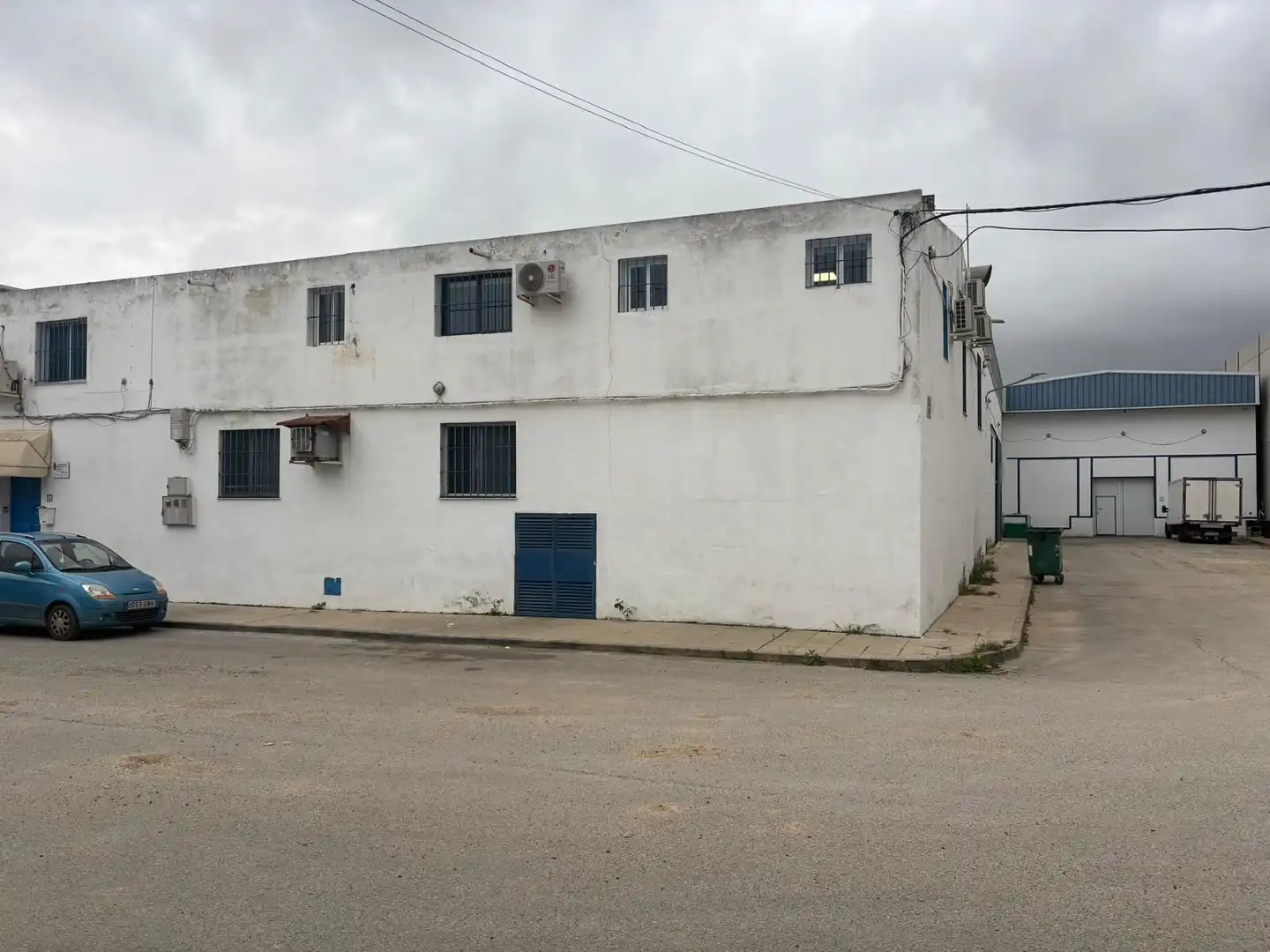 Vista exterior de Nau industrial en venda en Pilas