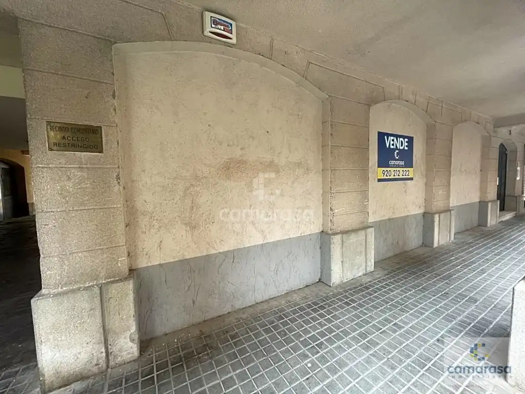 Local en venta en Calle Don Juan José Martín, 1, Centro