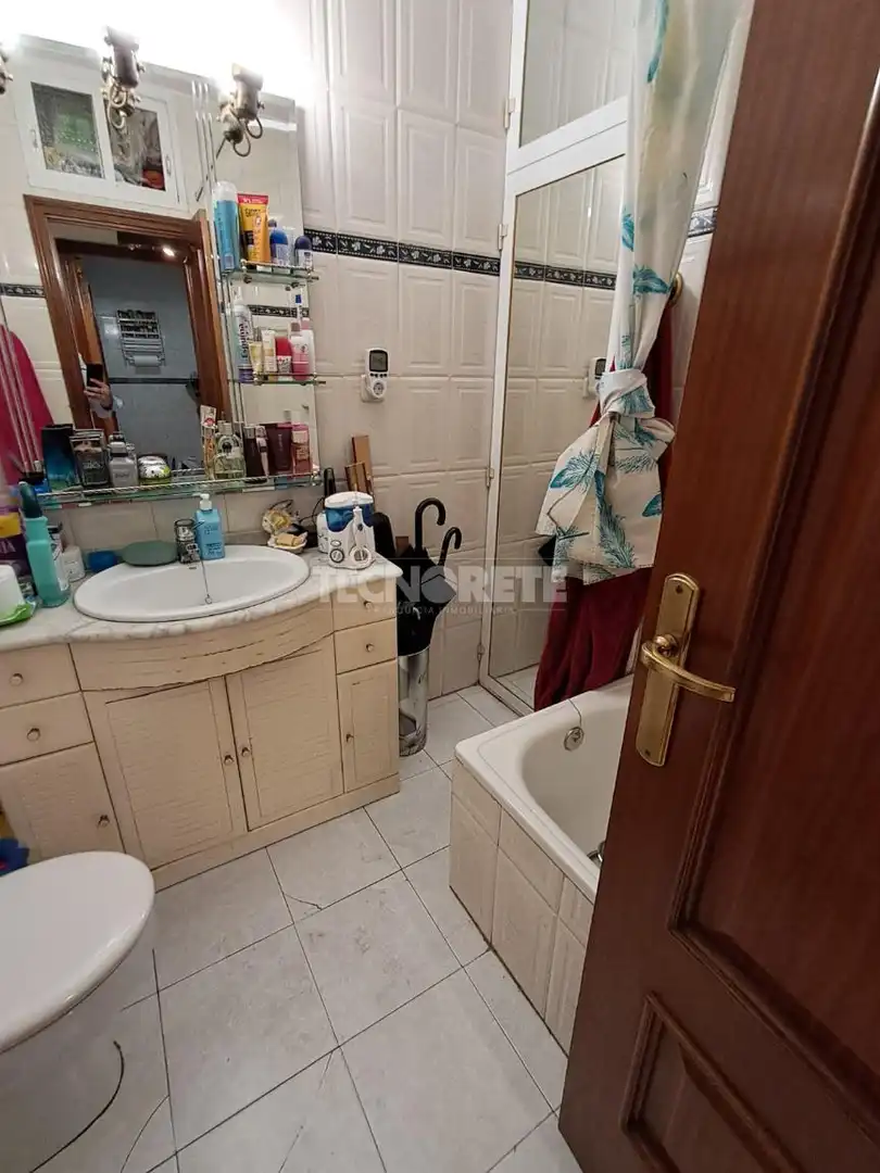 Bany de Pis en venda en Madrid amb Aire condicionat i Balcó