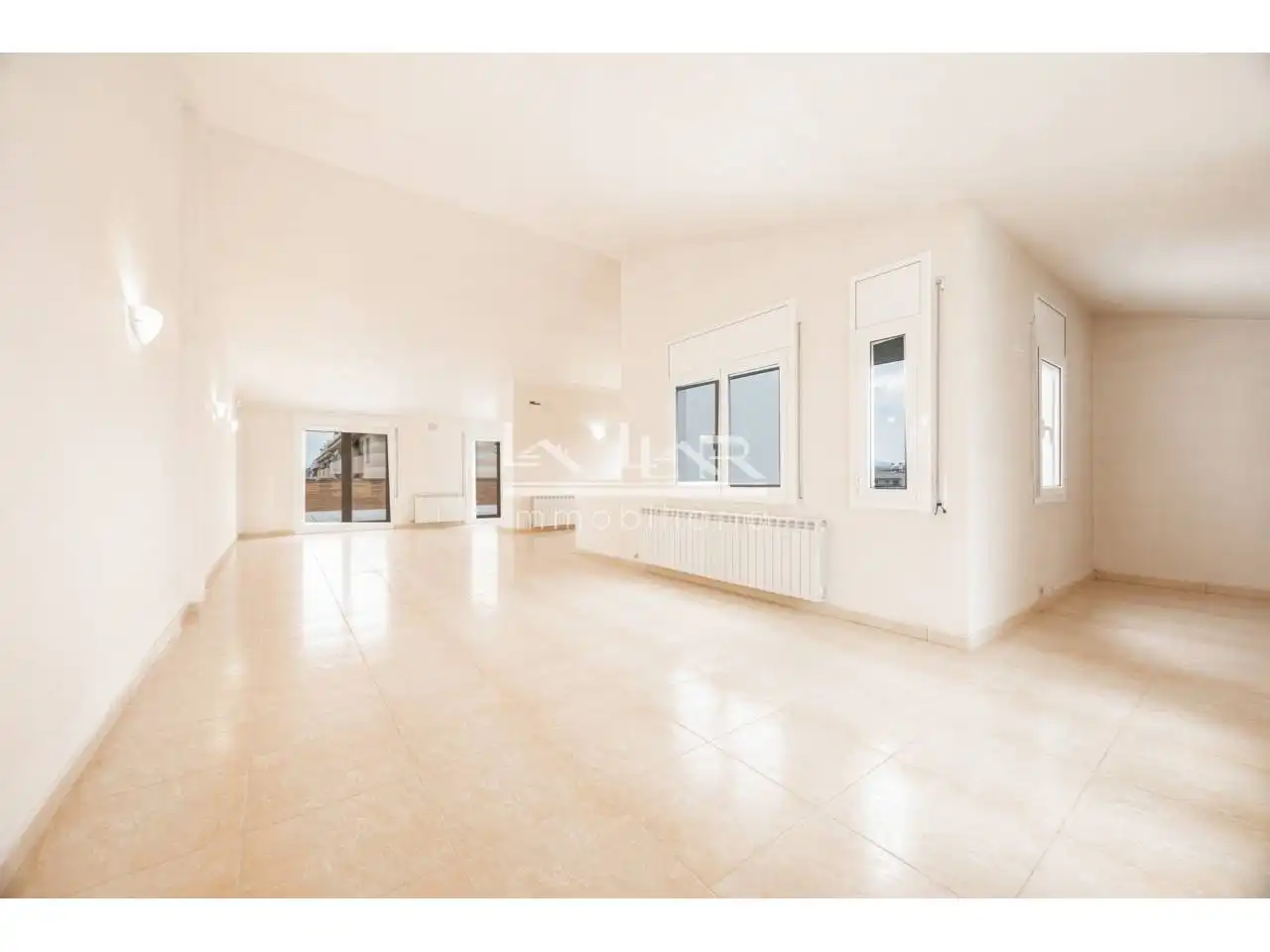 Sala de estar de Ático en venta en Vic con Calefacción, Terraza y Trastero