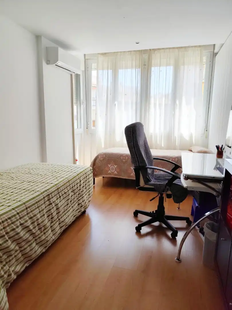 Bedroom of Flat for sale in Málaga  with Air Conditioner, Heating and Oven