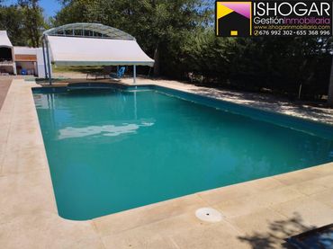 Villa con piscina in vendita a Valdepeñas