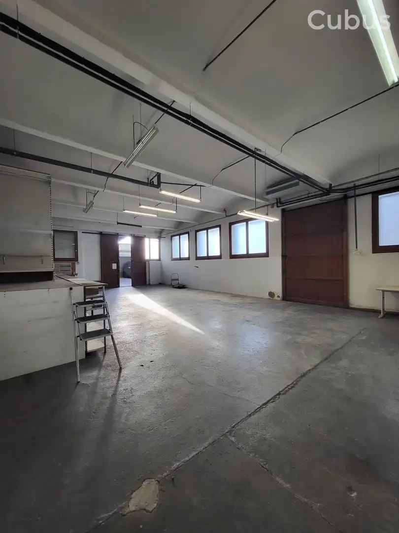 Business premises for sale in Olot, imagen 3