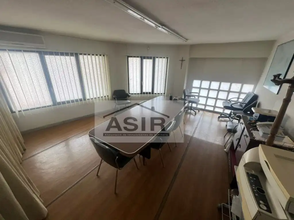 Nave industrial en venta en Corbera