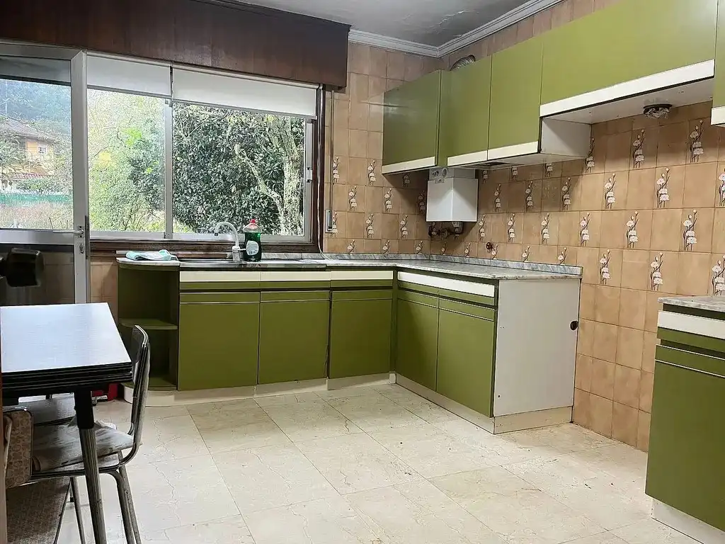 Cocina de Casa o chalet en venta en Vigo  con Jardín privado, Parquet y Terraza