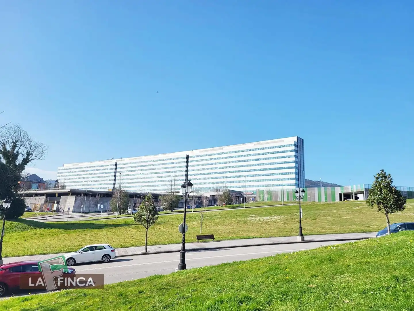 Vista exterior de Piso en venta en Oviedo 