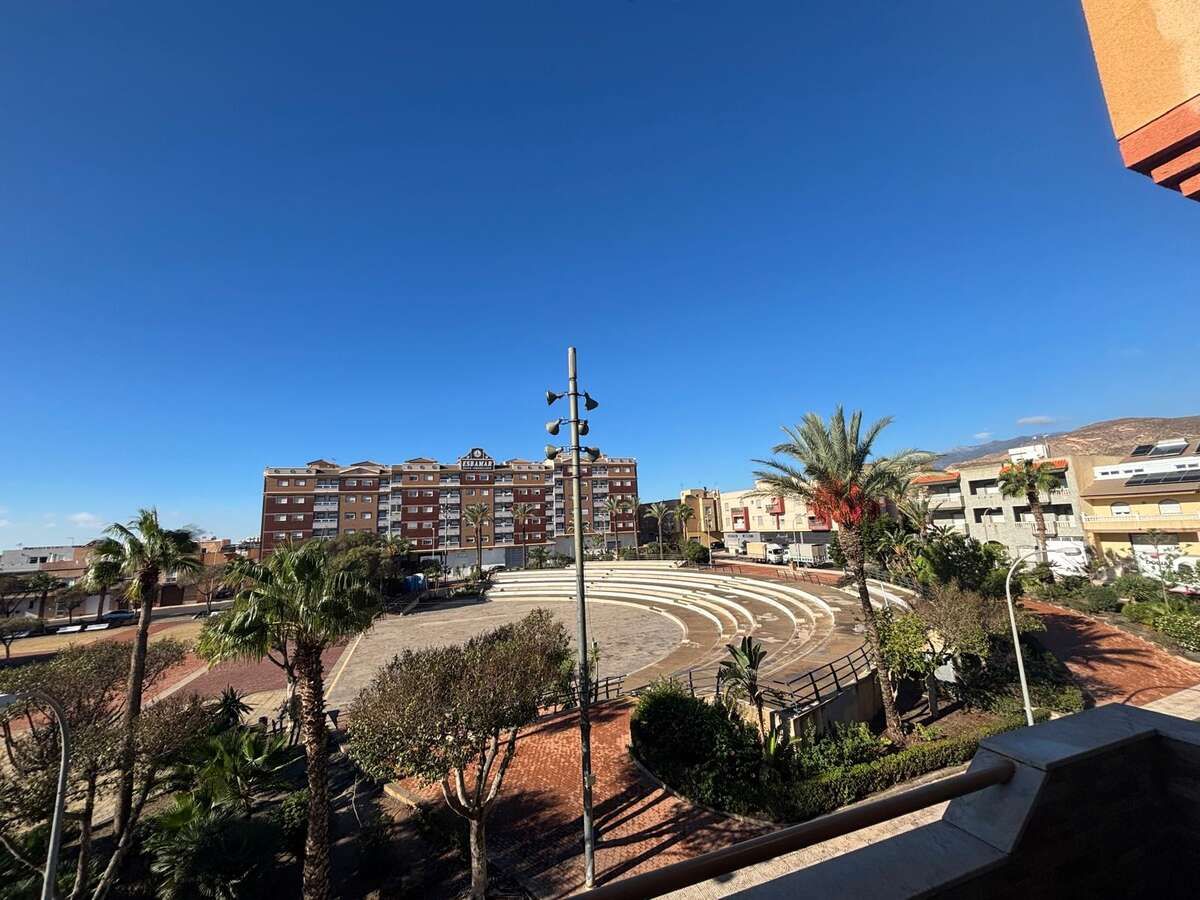 Vista exterior de Piso en venta en Vícar con Aire acondicionado, Terraza y Amueblado