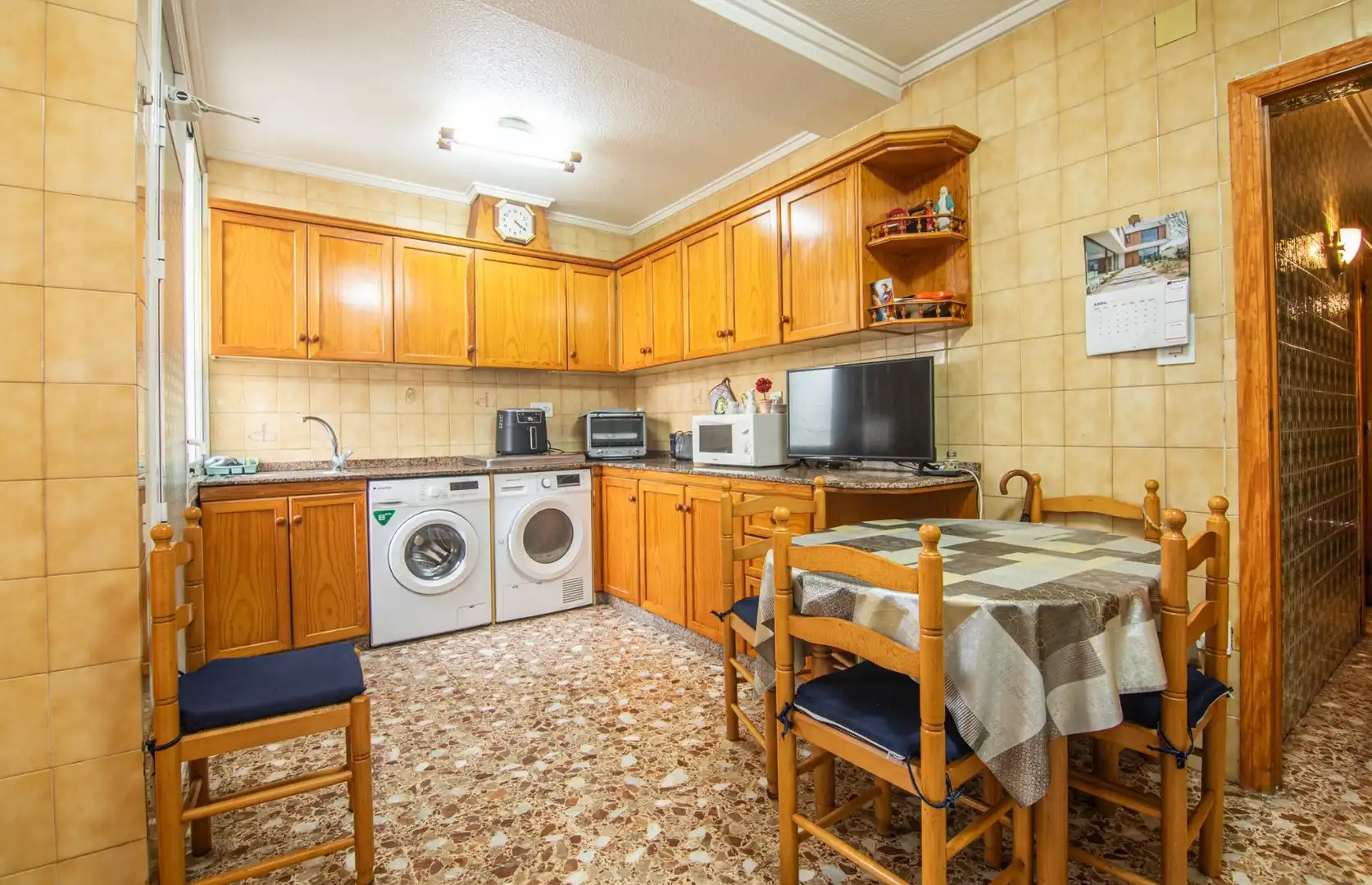 Küche von Einfamilien-Reihenhaus zum Verkauf in Elche / Elx mit Klimaanlage, Terrasse und Balkon