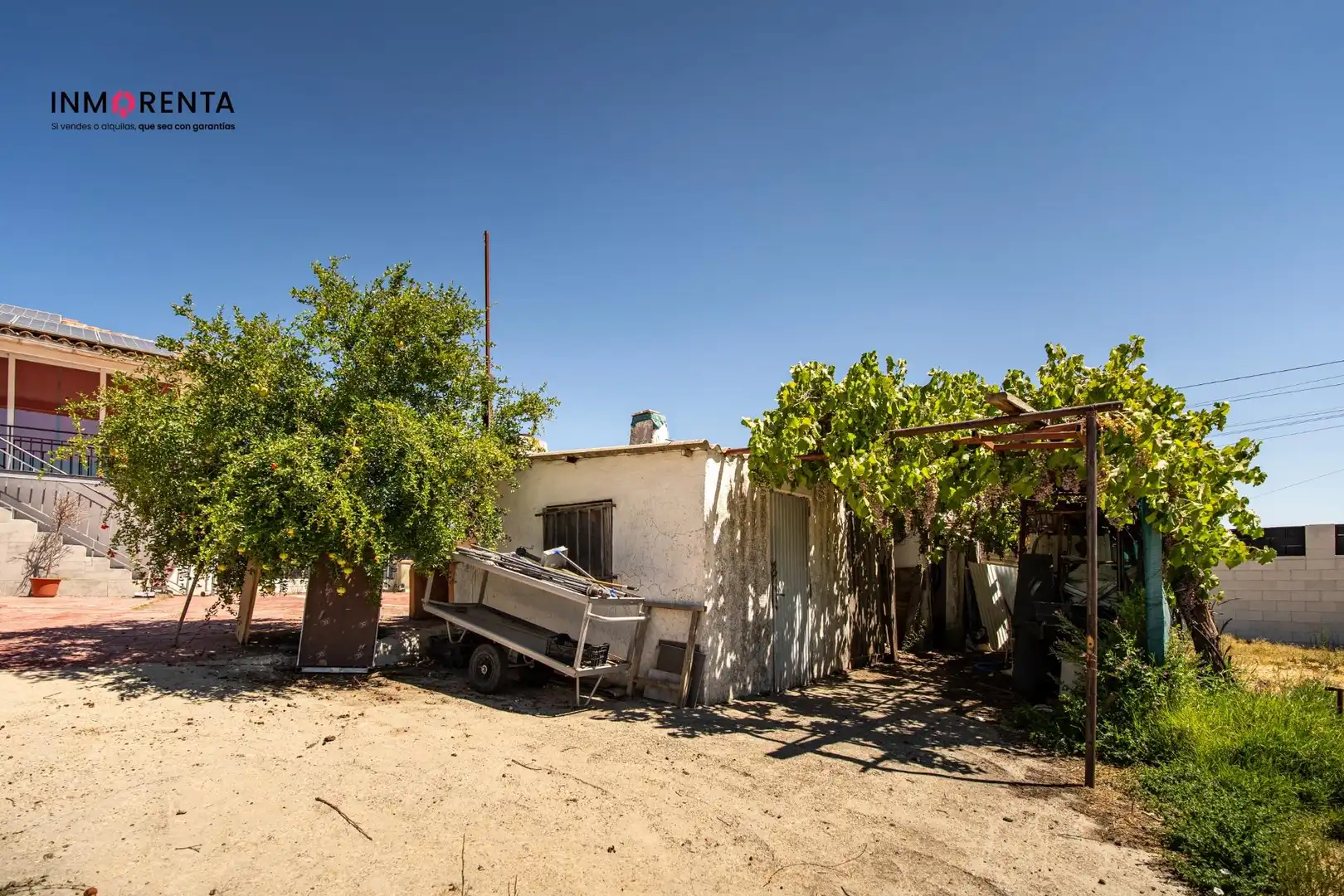 Vista exterior de Casa o xalet en venda en El Viso de San Juan amb Calefacció, Jardí privat i Piscina
