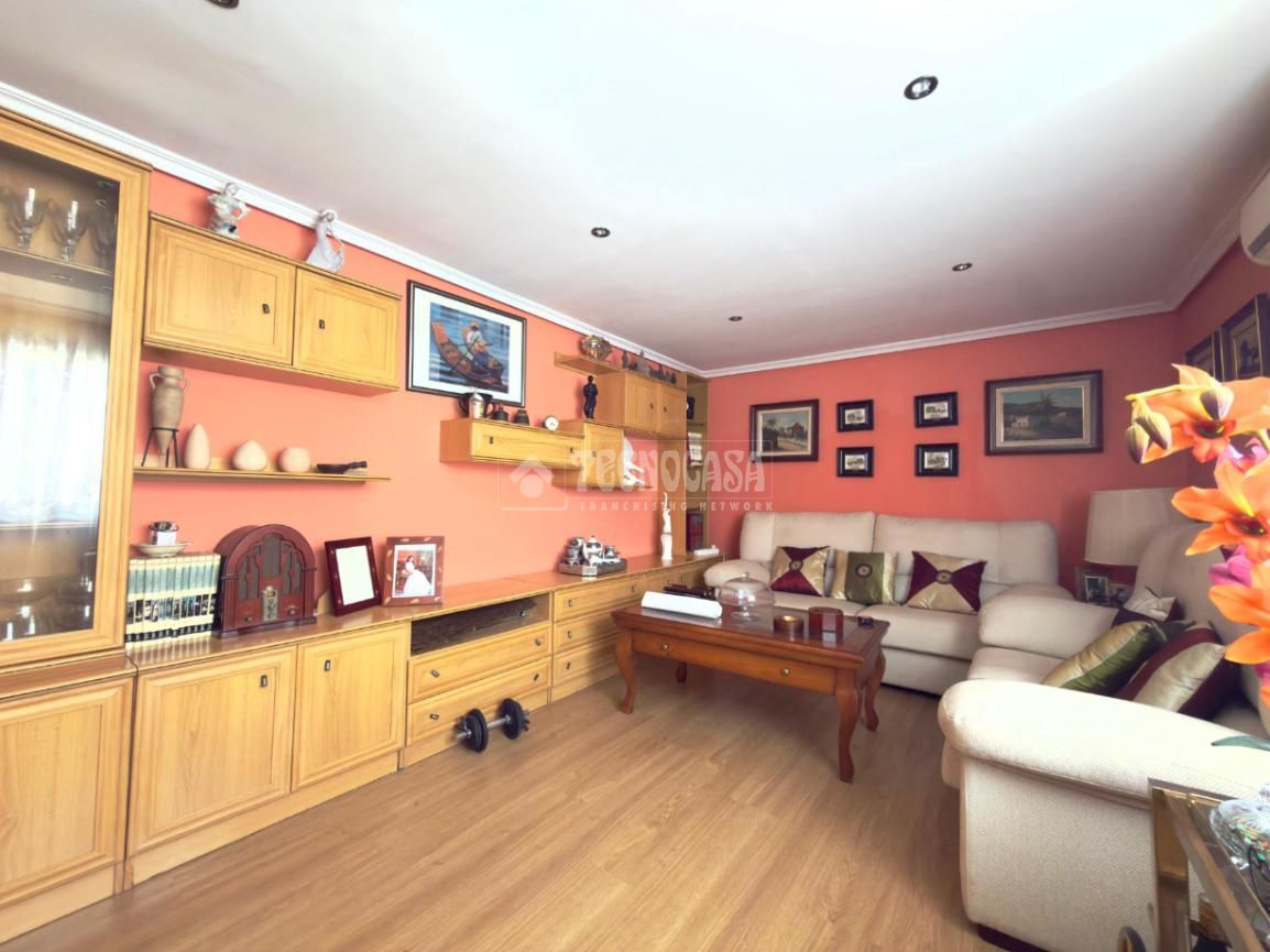 Sala d'estar de Àtic en venda en  Madrid Capital amb Terrassa