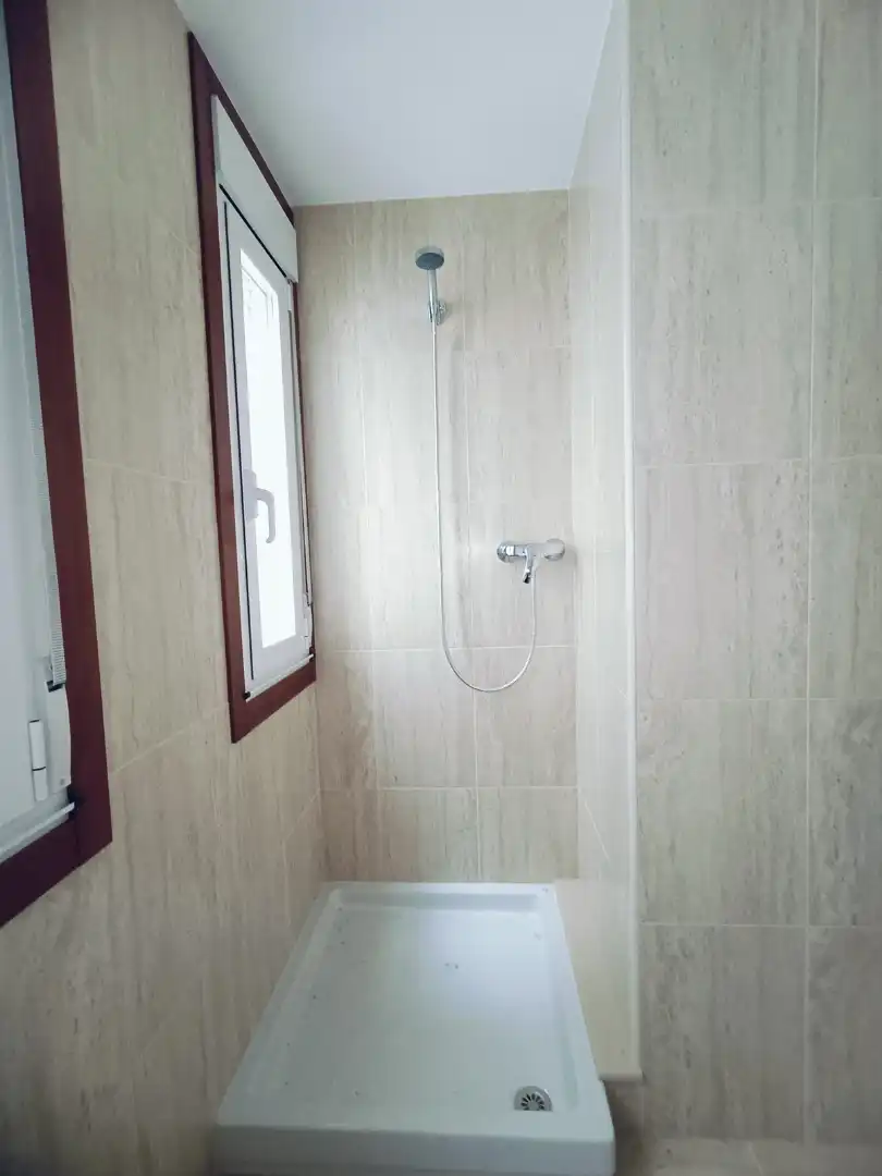 Baño de Estudio en venta en A Pobra do Caramiñal con Calefacción, Trastero y Horno