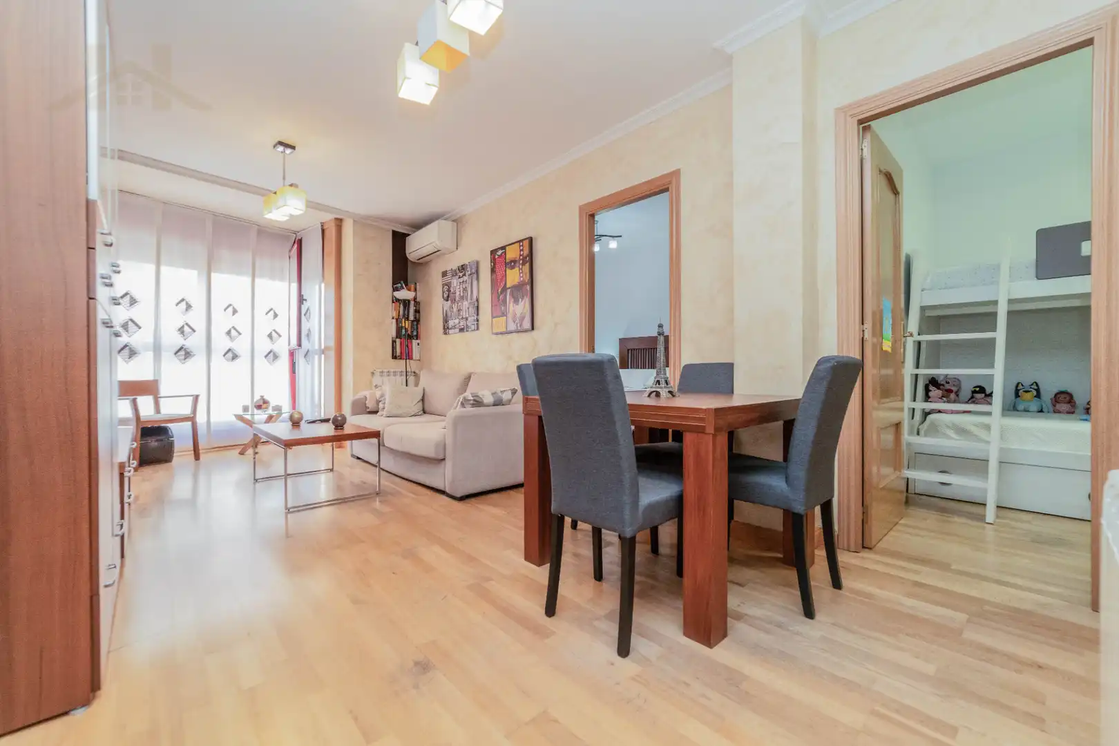 Living room of Flat for sale in Leganés  with Air Conditioner, Heating and Balcony