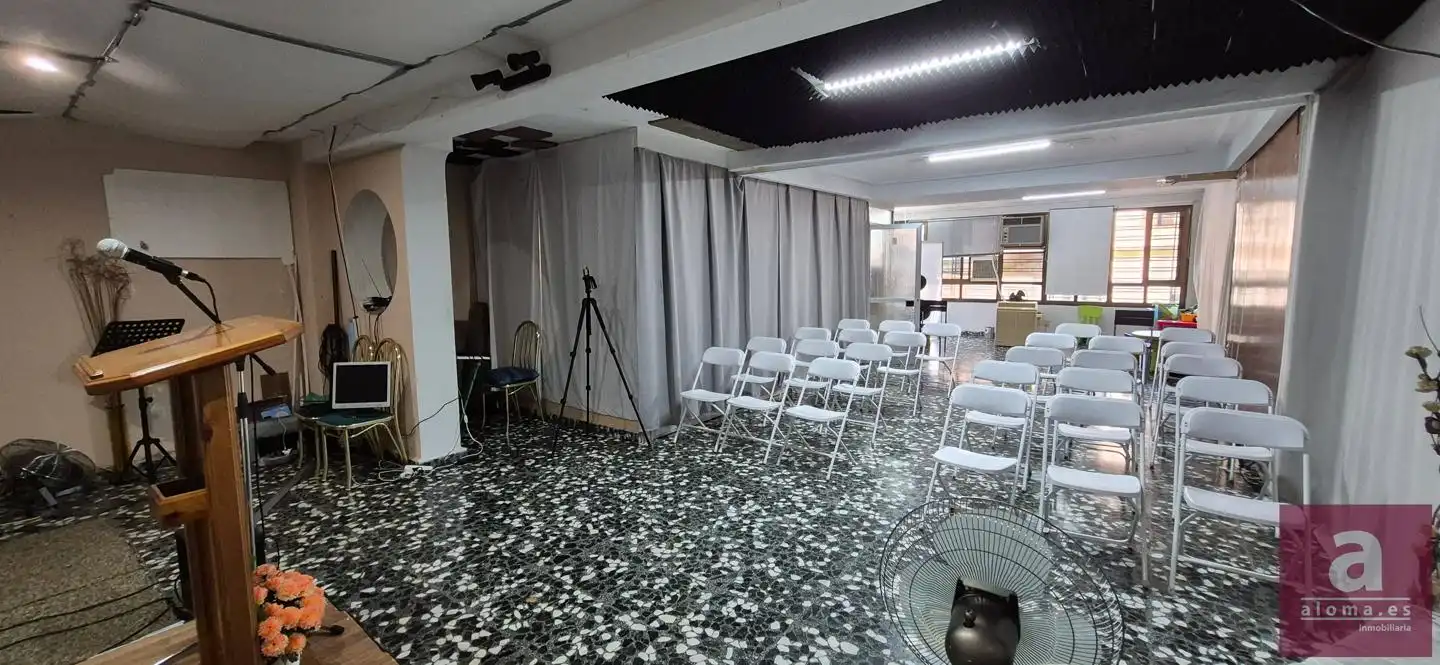 Local comercial en venta en Calle Sanguino Michel, imagen 2