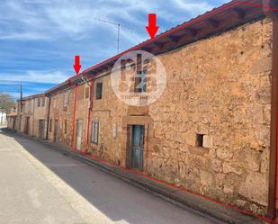 Vista exterior de Casa o xalet en venda en Ibeas de Juarros amb Jardí privat