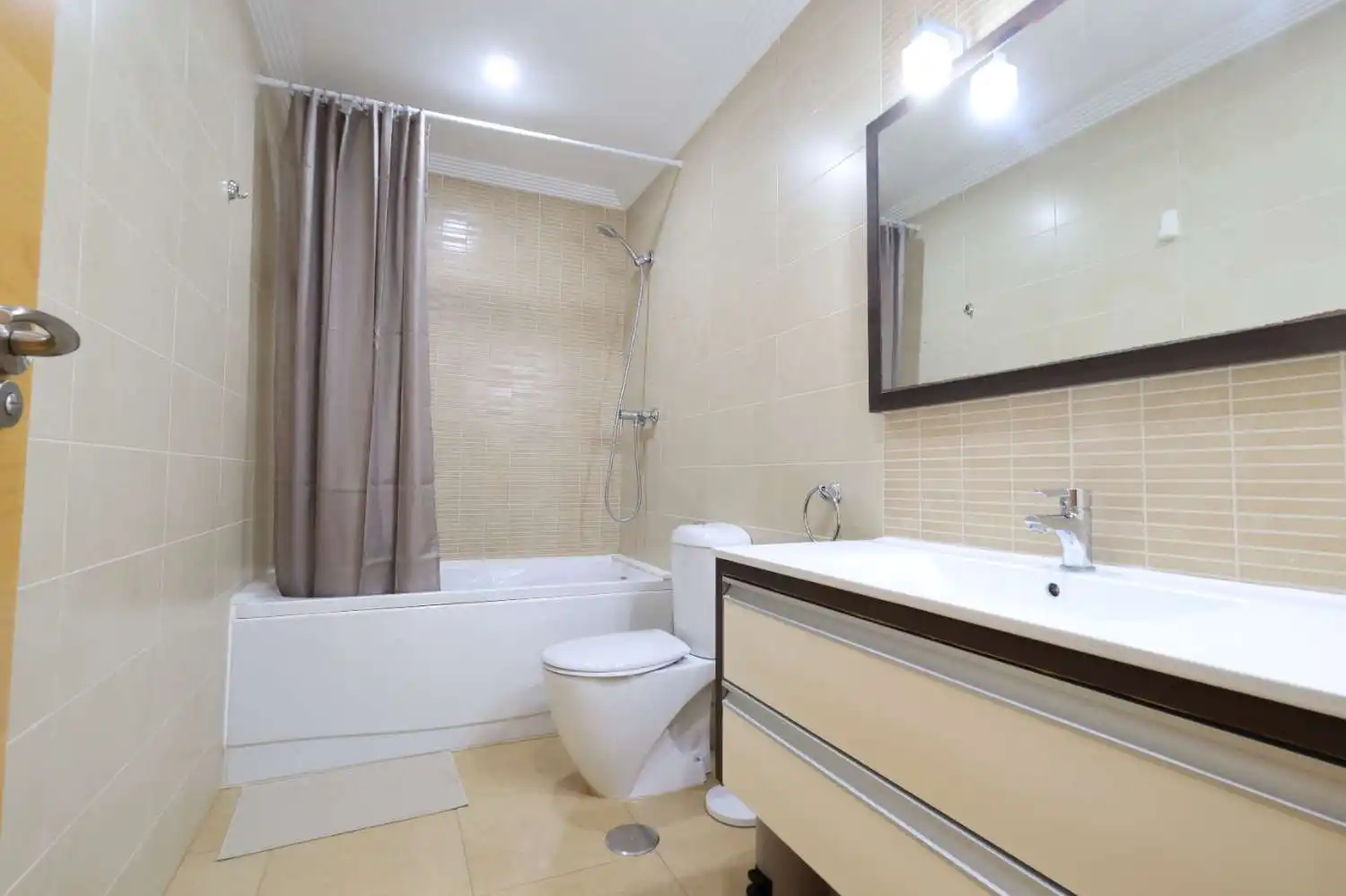 Badezimmer von Wohnungen zum Verkauf in Orihuela mit Klimaanlage, Heizung und Terrasse