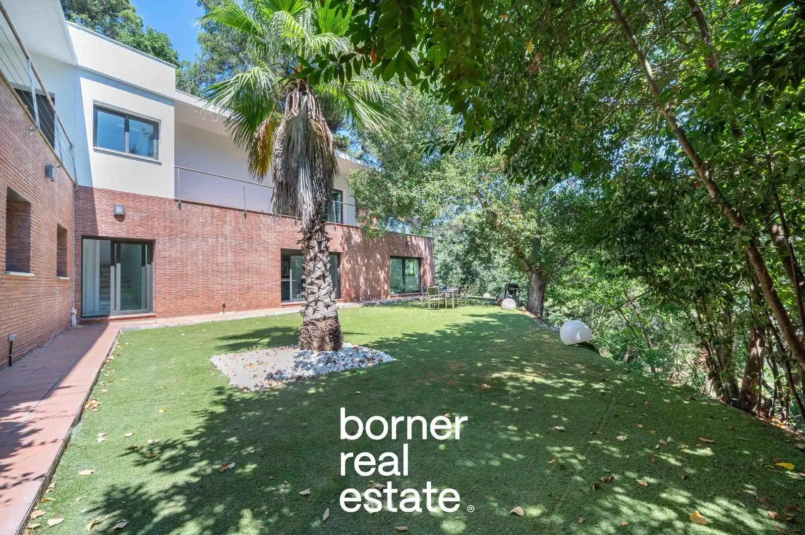 Vista exterior de Casa o chalet en venta en Sant Cugat del Vallès con Aire acondicionado, Calefacción y Jardín privado