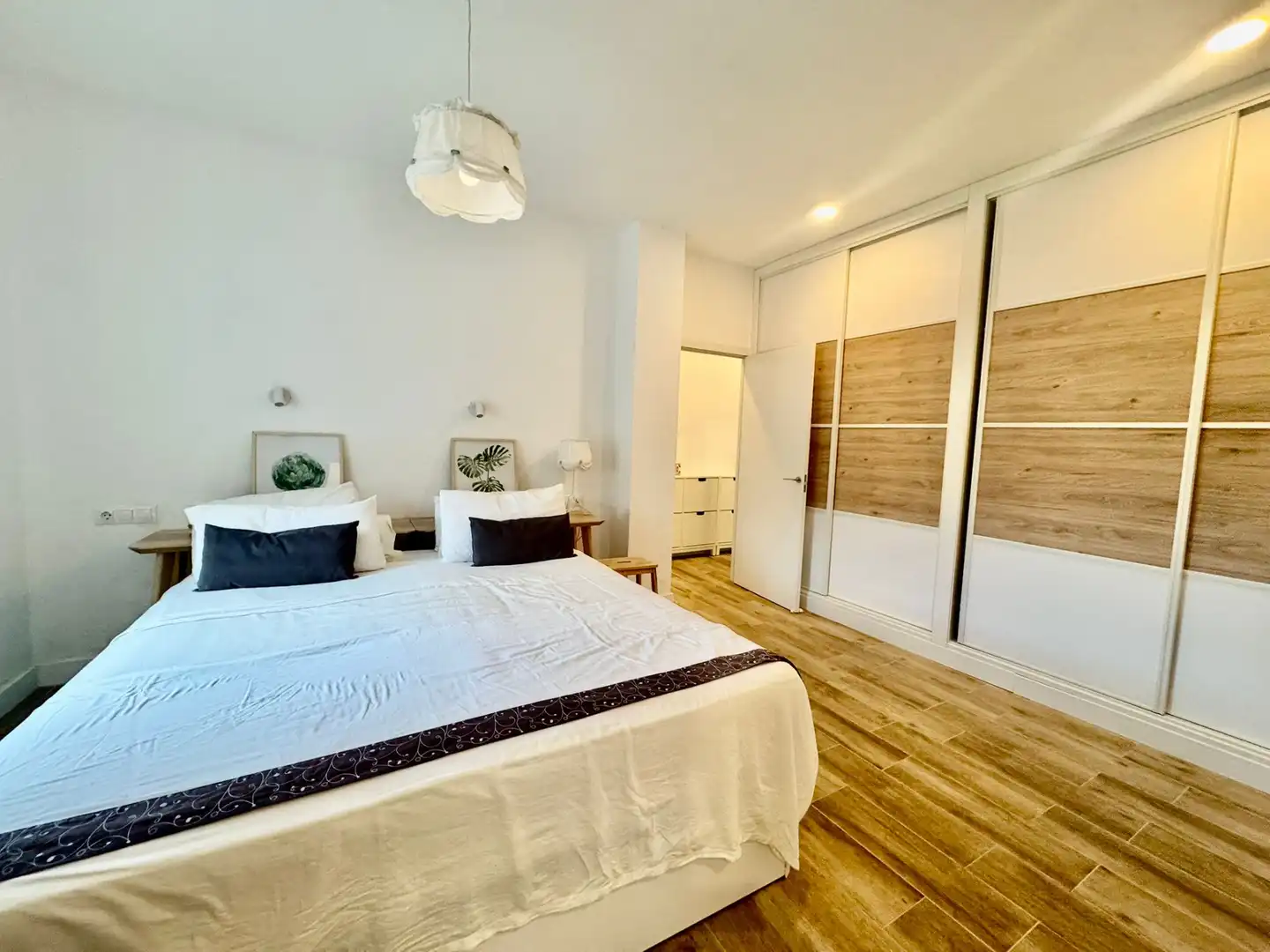 Dormitori de Casa o xalet en venda en Mijas amb Aire condicionat, Jardí privat i Terrassa