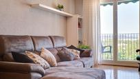 Living room of Flat for sale in  Pamplona / Iruña  with Terrace and Furnished