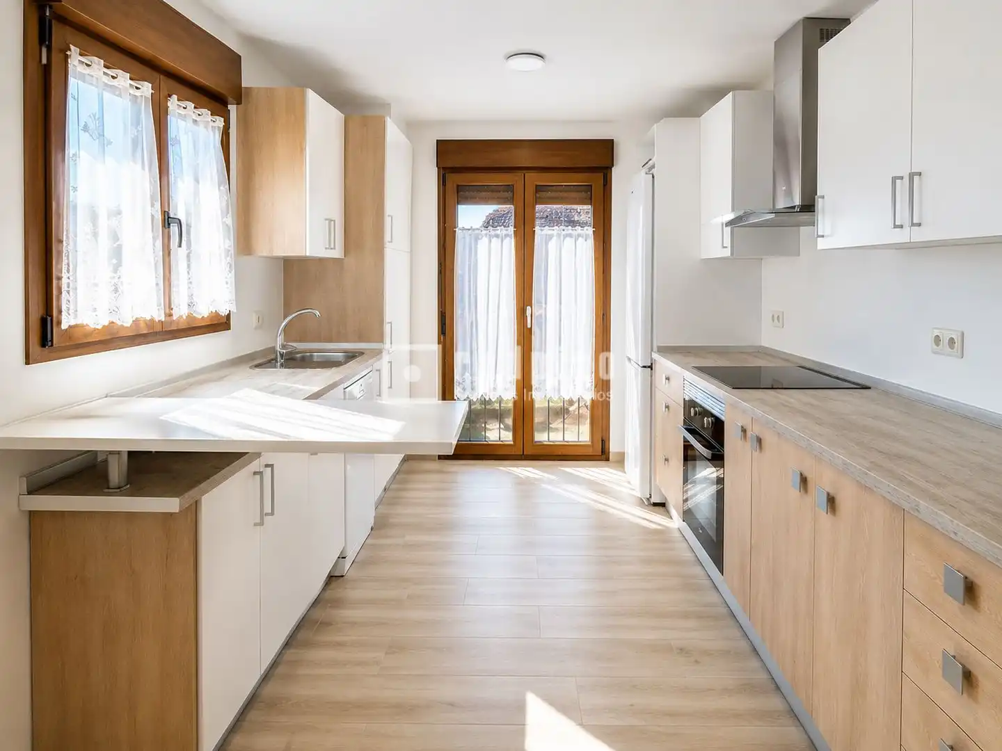 Cuina de Dúplex en venda en Navalcarnero amb Aire condicionat, Calefacció i Terrassa