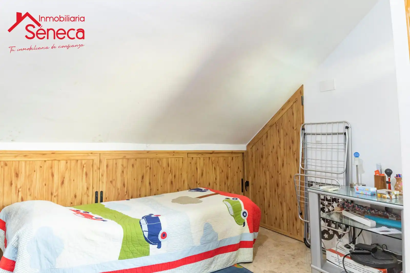 Schlafzimmer von Einfamilien-Reihenhaus zum Verkauf in Córdoba mit Klimaanlage, Heizung und Terrasse