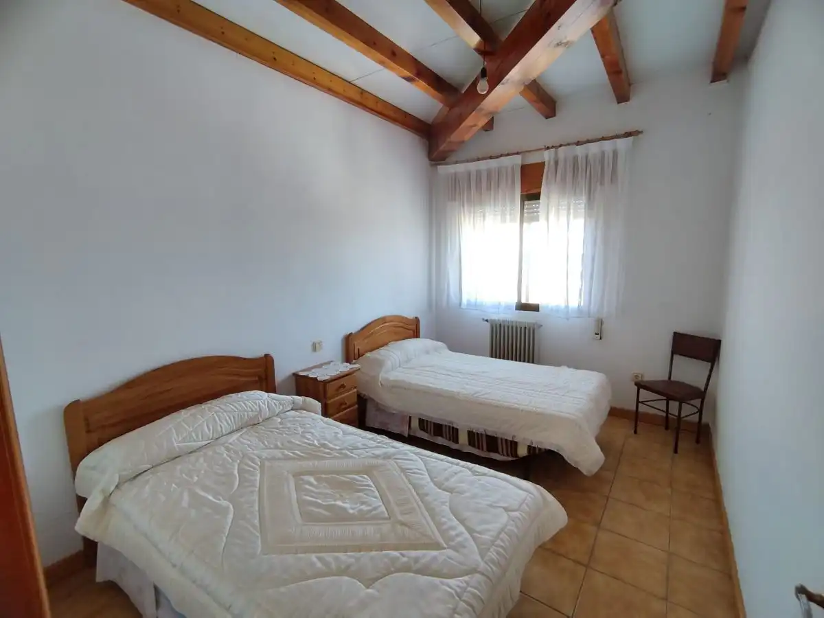 Schlafzimmer von Fabrikhallen zum Verkauf in Montehermoso