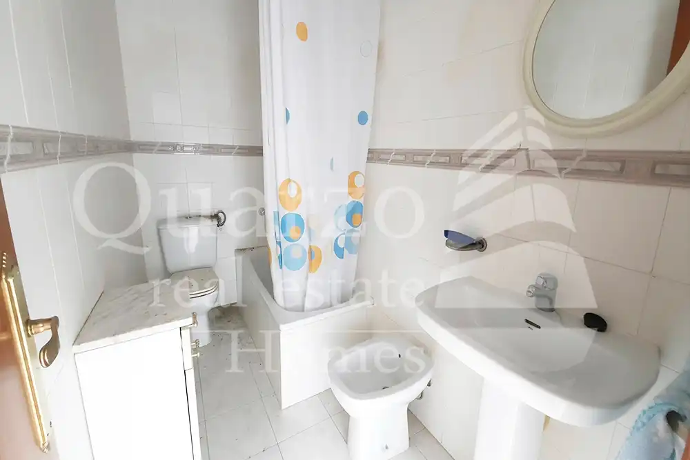 Bathroom of Houses for sale in Hinojal  with Heating and Furnished