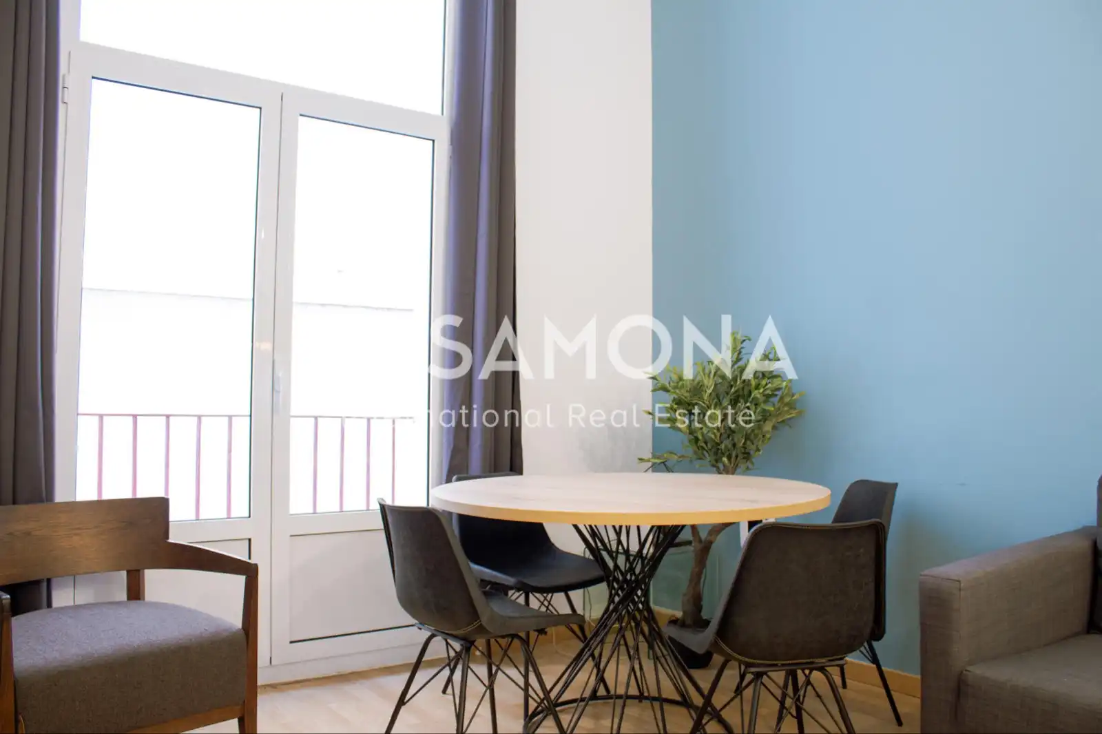 Bedroom of Apartments for rent in Barcelona