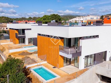 Detached house with pool for sale in Sant Joan - Vilarromà