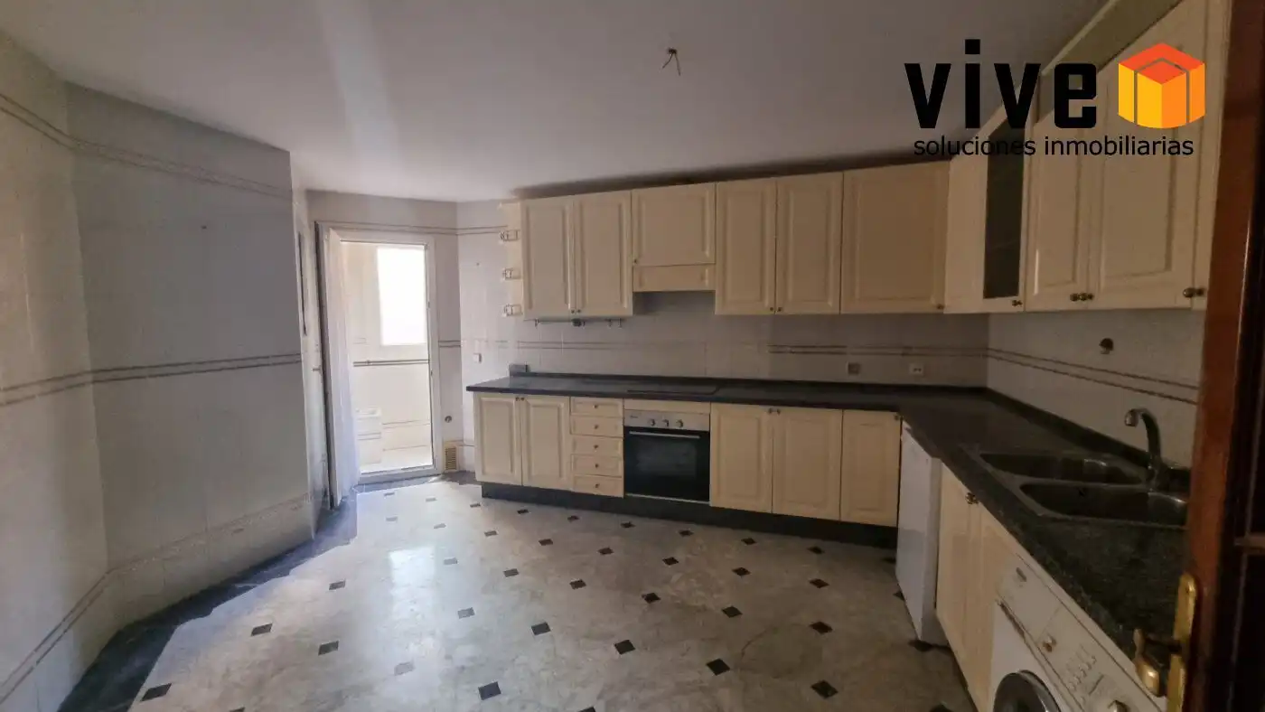Flat with lift to rent in Calle Rafael Salas González, imagen 10